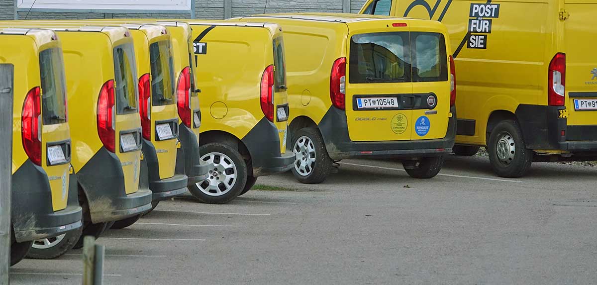 Vom Briefträger zum Paketträger: unaufhaltsamer Anstieg bei Paketsendungen